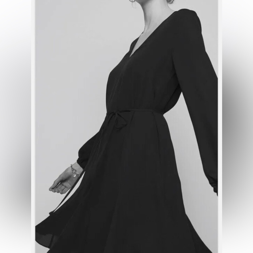 THEORY Womens V Neck Godet Dr Solid Black Size L Silk Dress
K1102607 - Picture 4 of 9